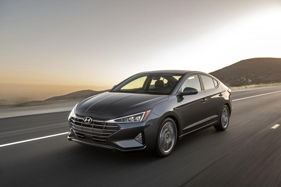  Hyundai Elantra Limited (AD) 2018 года  (NA) (фото 21 из 42)